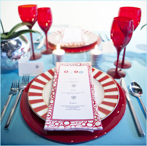 Red Aqua Teal Turqoise White Holiday Christmas Table Tablescape, Placesettings, Modern, Design Decor Decoration Inspiration