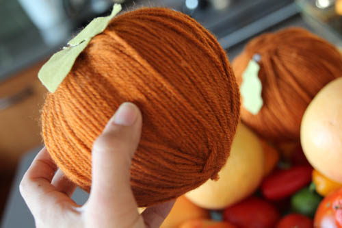 Yarn Pumpkins | PepperDesignBlog.com