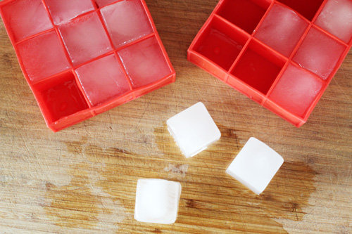 A Great Gin & Tonic | Awesome Ice Cube Trays | PepperDesignBlog.com