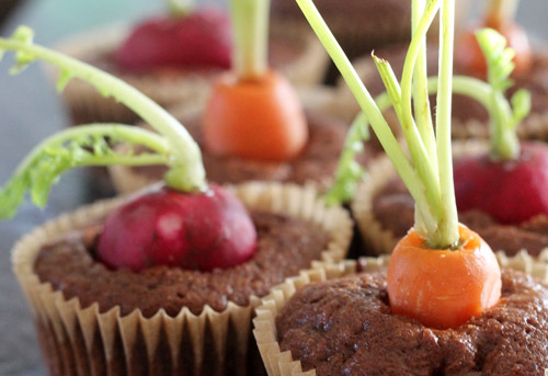 Spring Veggie Growing Cupcakes | PepperDesignBlog.com