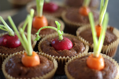 Spring Veggie Growing Cupcakes | PepperDesignBlog.com