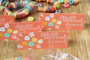 Valentine's Day: Cereal 'Candy' Necklaces - Pepper Design Blog