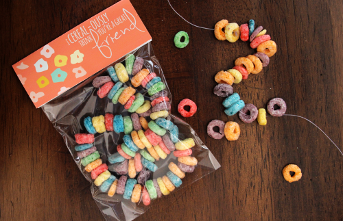 Valentine's Day: Cereal 'Candy' Necklaces - Pepper Design Blog