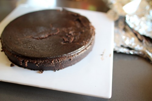 4 Ingredient Flourless & Gooey Chocolate Cake | PepperDesignBlog.com