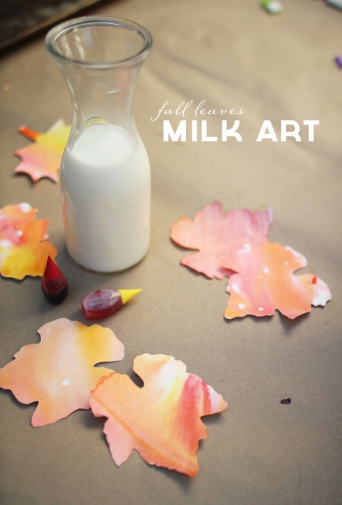 Kid's Thanksgiving Project Idea: Fall Leaves Milk Art & Place Cards | PepperDesignBlog.com