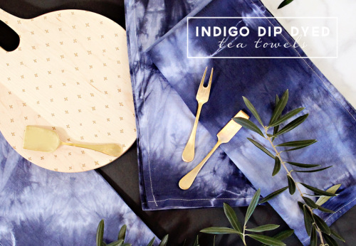 Handmade Gift: Indigo Hand Dyed Tea Towels | PepperDesignBlog.com