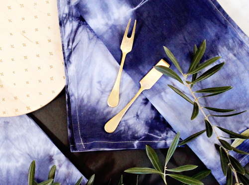 Handmade Gift: Indigo Hand Dyed Tea Towels | PepperDesignBlog.com